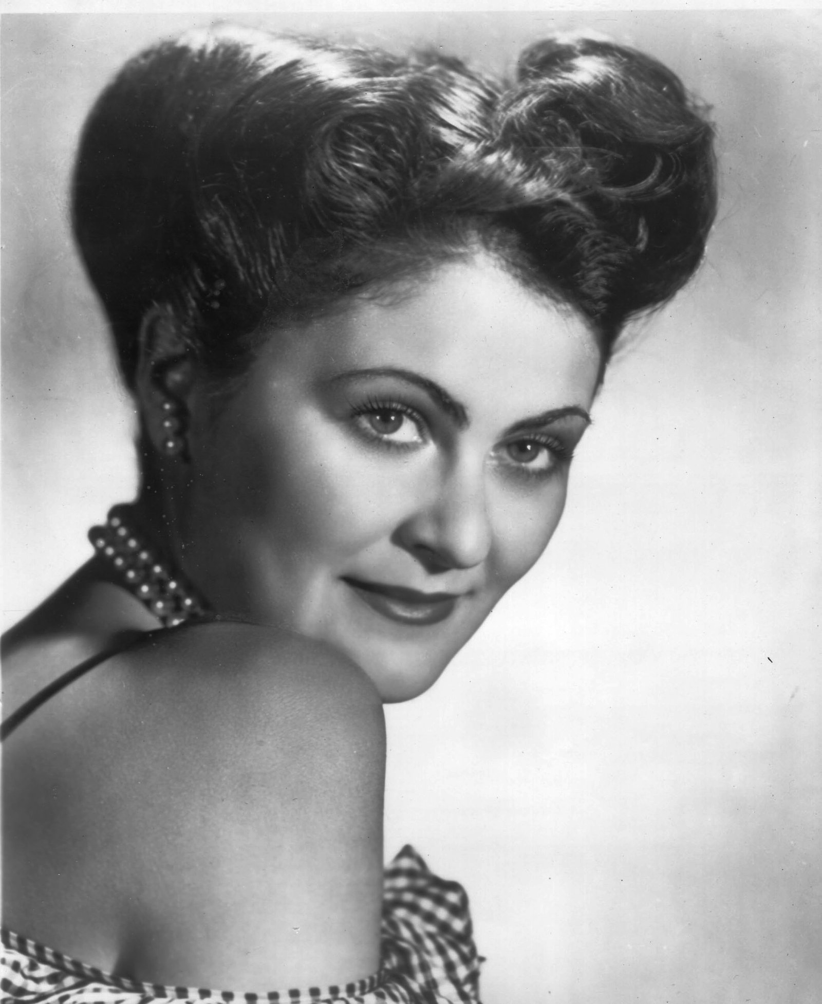 Lola Sugia - 1943